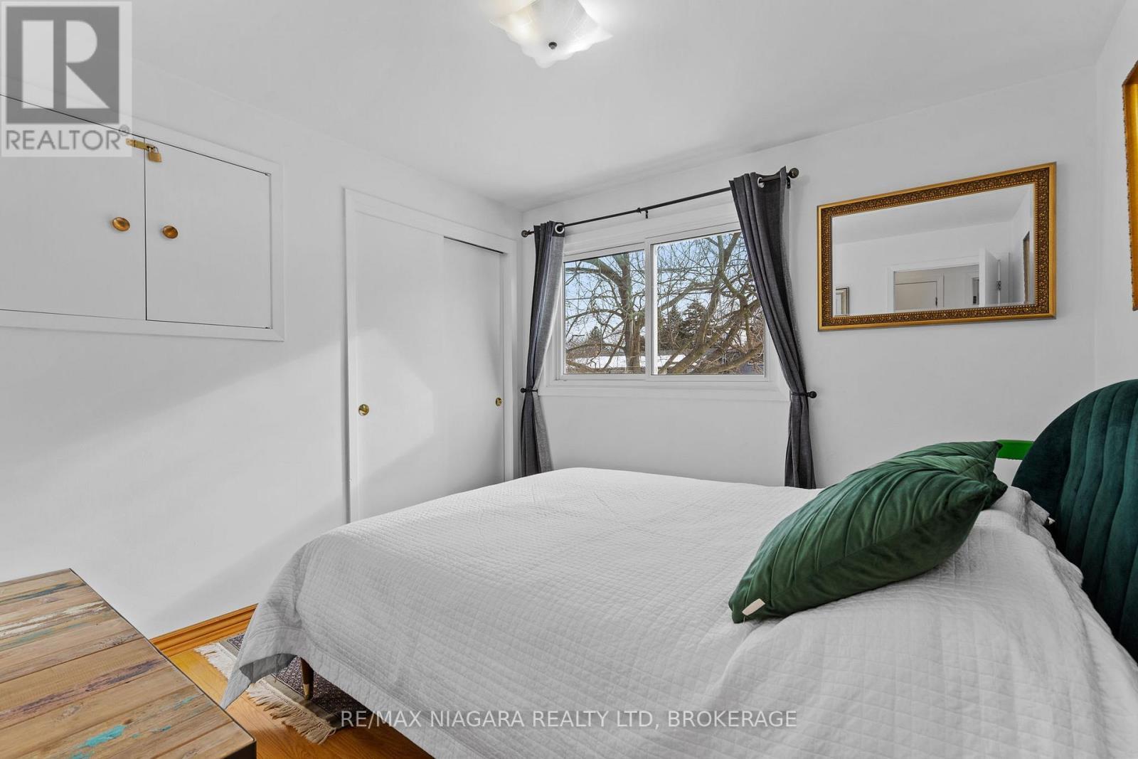 305 Centre Street, Niagara-On-The-Lake (Town), ON - Indoor Photo Showing Bedroom