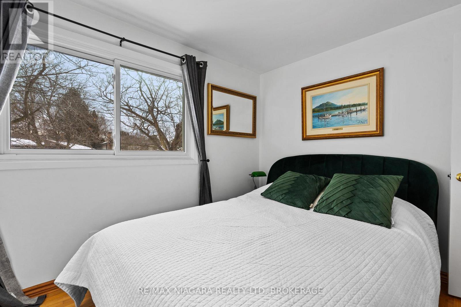305 Centre Street, Niagara-On-The-Lake (Town), ON - Indoor Photo Showing Bedroom