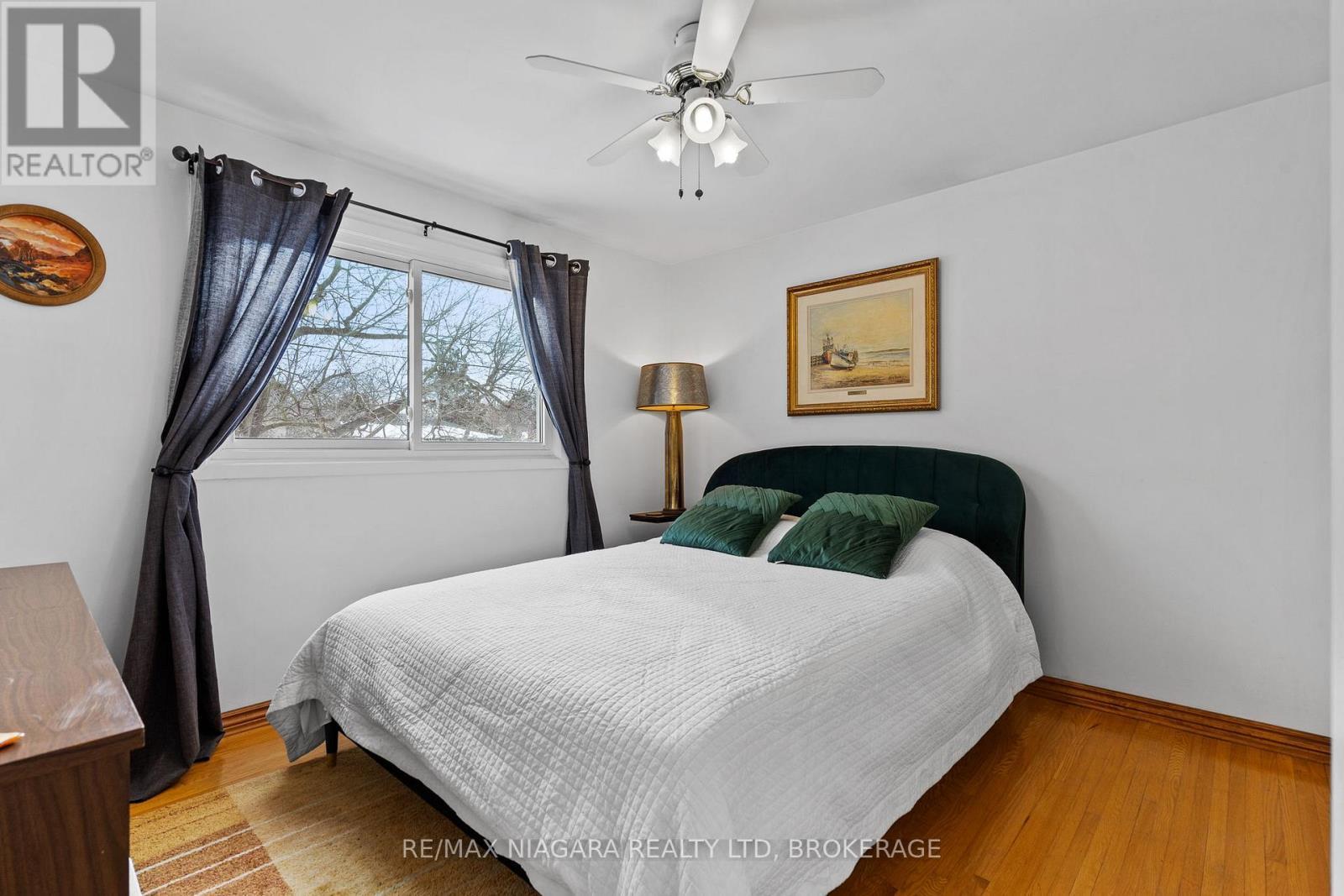 305 Centre Street, Niagara-On-The-Lake (Town), ON - Indoor Photo Showing Bedroom