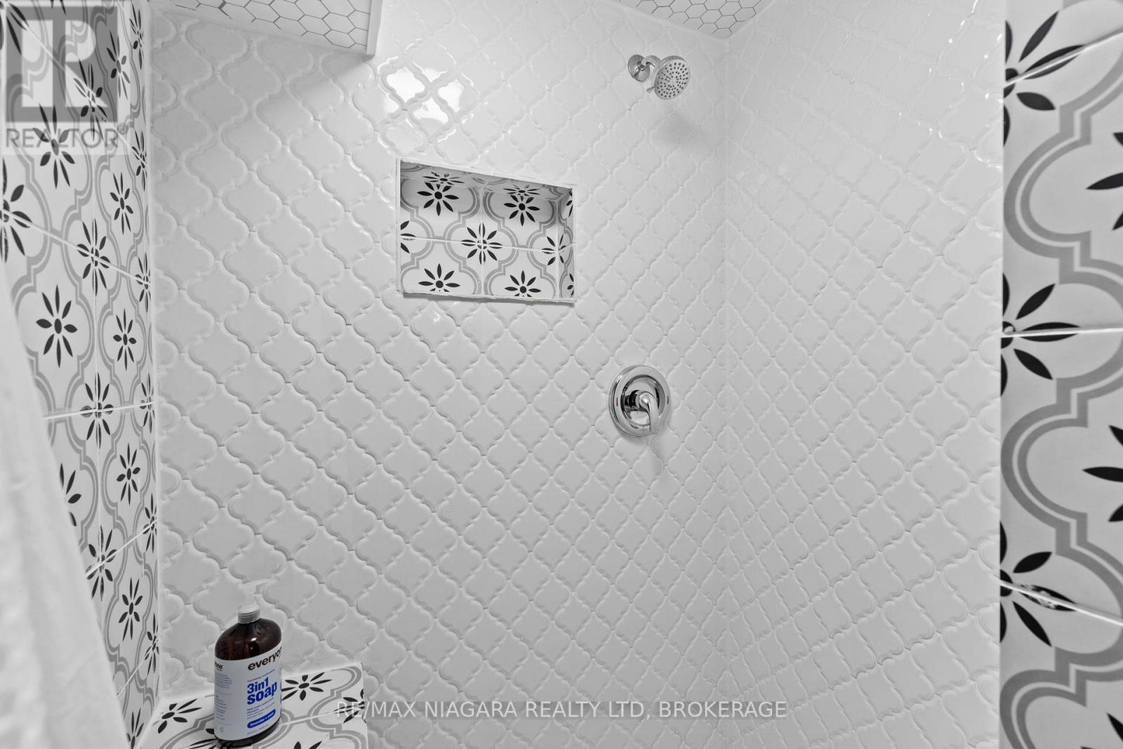 305 Centre Street, Niagara-On-The-Lake (Town), ON - Photo Showing Bathroom