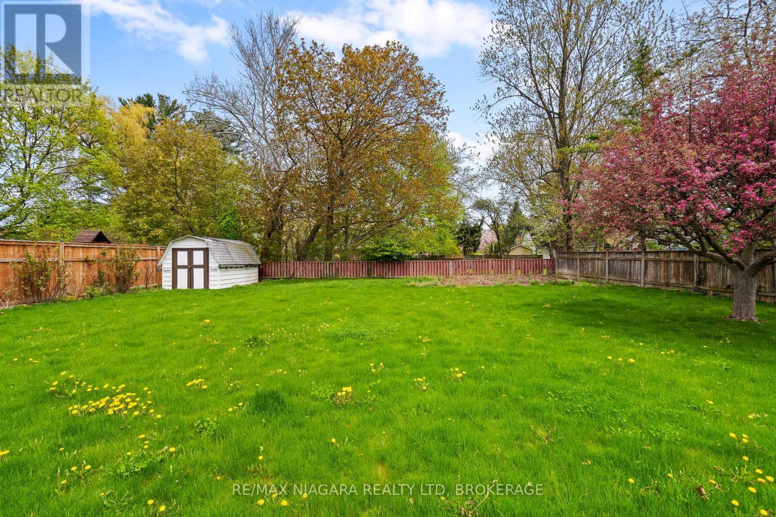 305 Centre Street, Niagara-On-The-Lake (Town), ON - Outdoor With Backyard