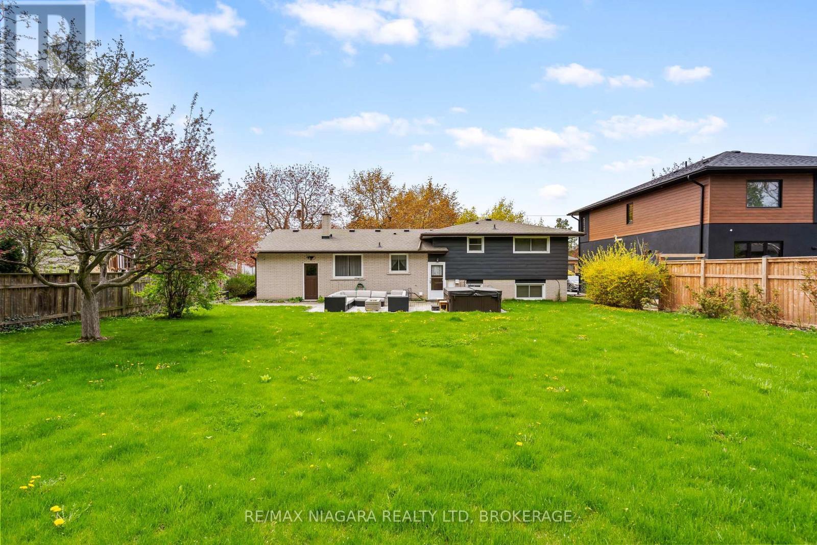 305 Centre Street, Niagara-On-The-Lake (Town), ON - Outdoor