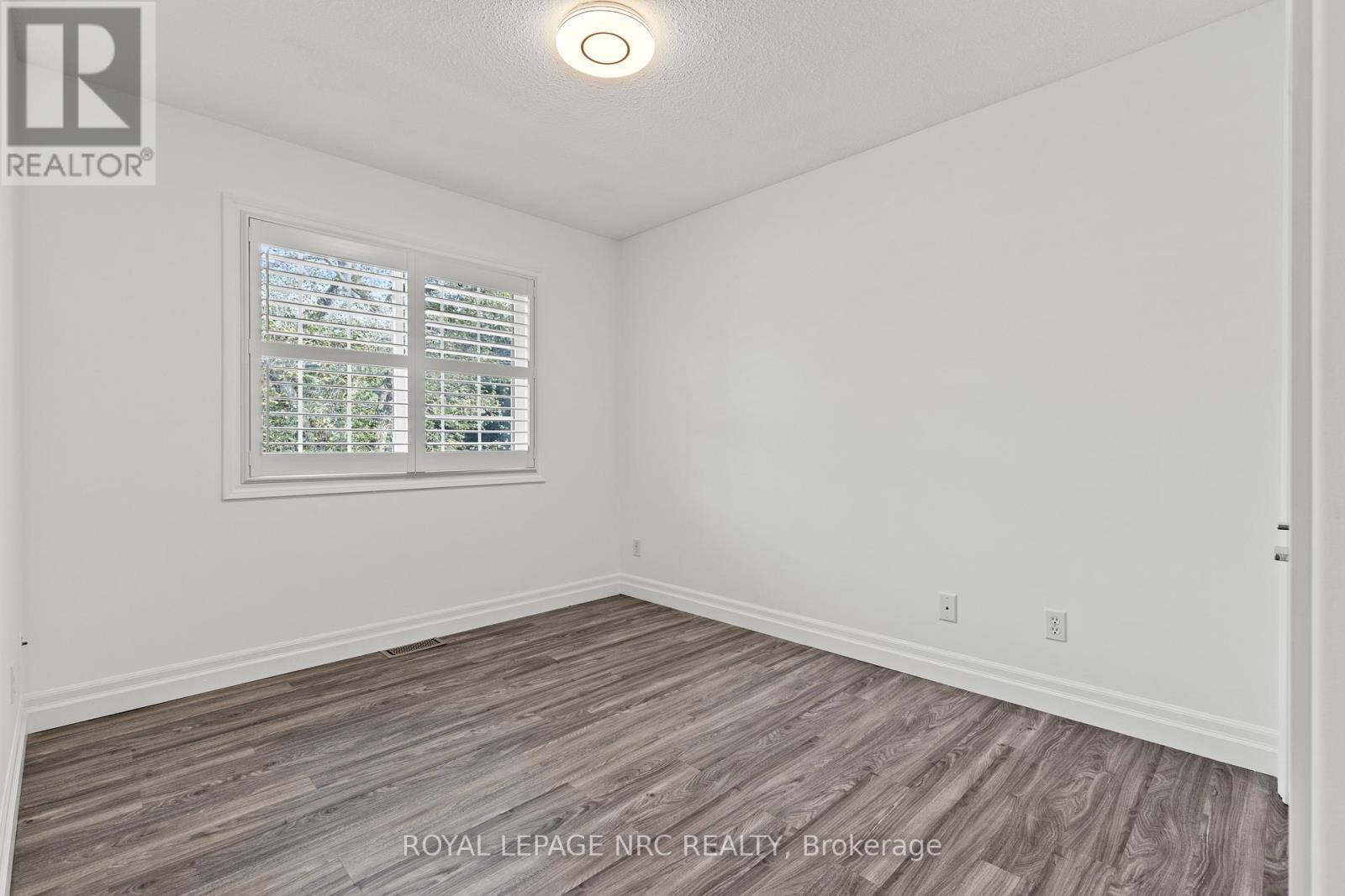 33 Broadway Avenue, St. Catharines (Port Weller), ON - Indoor Photo Showing Other Room