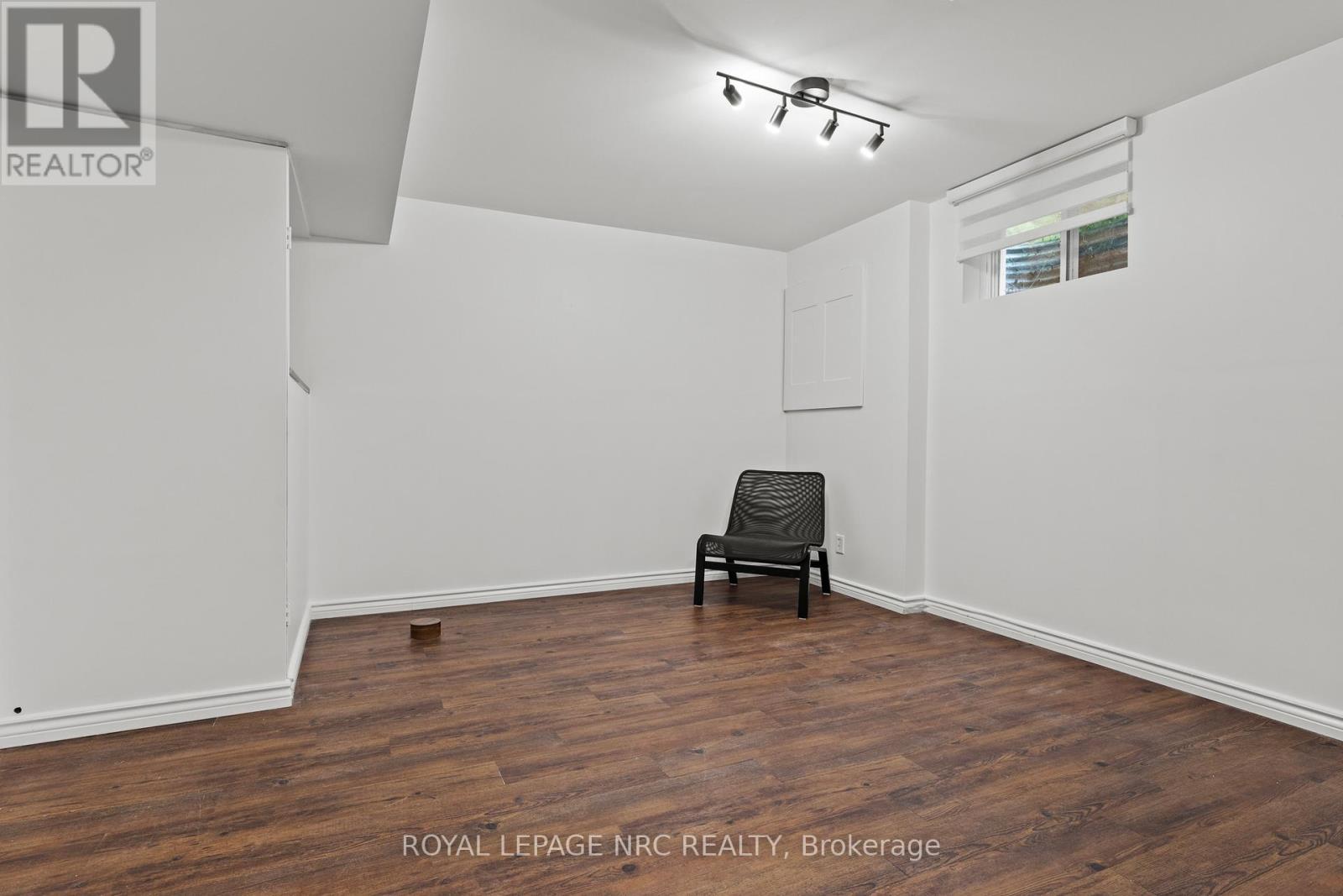 33 Broadway Avenue, St. Catharines (Port Weller), ON - Indoor Photo Showing Other Room
