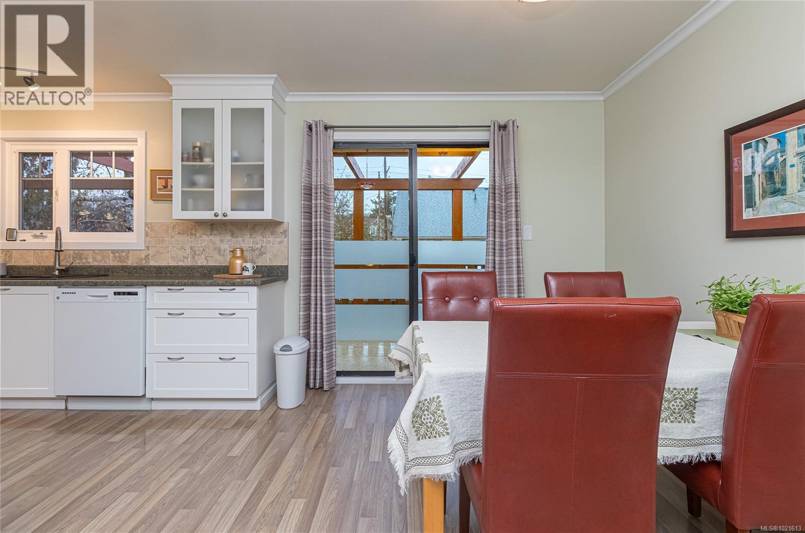 7906 Patterson Rd, Central Saanich, BC - Indoor