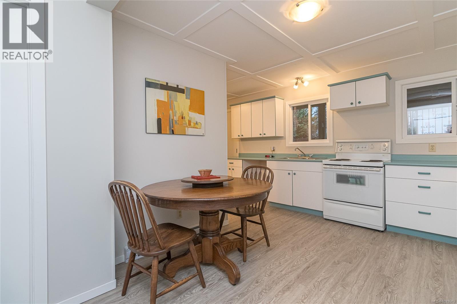 7906 Patterson Rd, Central Saanich, BC - Indoor