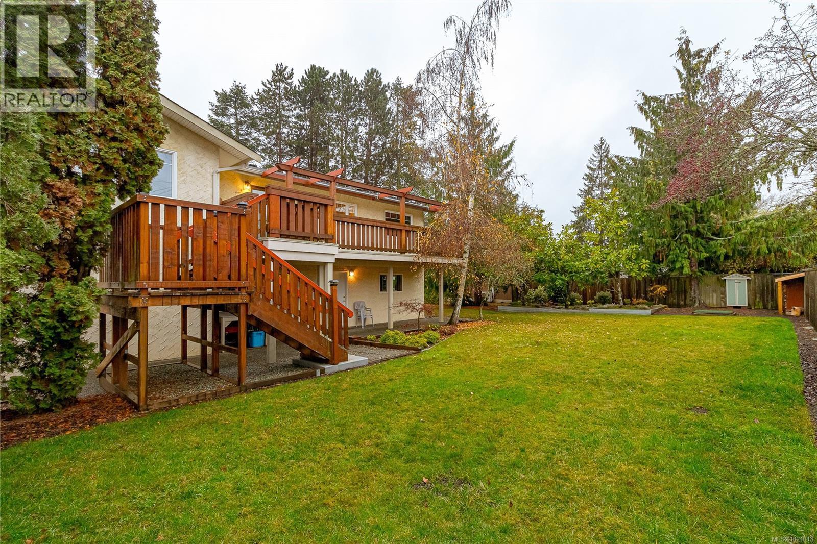 7906 Patterson Rd, Central Saanich, BC - Outdoor With Deck Patio Veranda