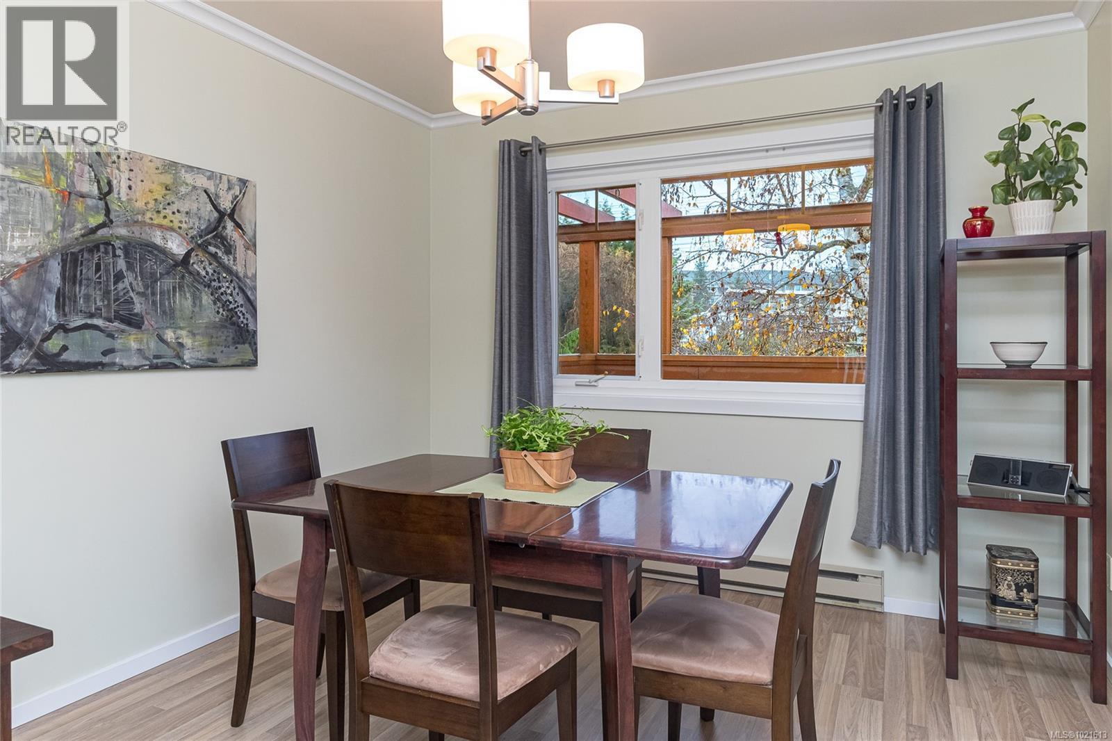 7906 Patterson Rd, Central Saanich, BC - Indoor Photo Showing Dining Room