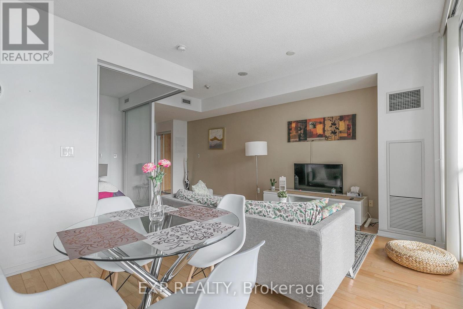 4311 - 65 Bremner Boulevard, Toronto, ON - Indoor With Fireplace