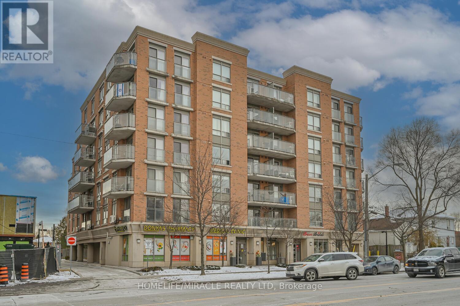 608 - 801 Sheppard Avenue W, Toronto, ON - Outdoor With Balcony With Facade