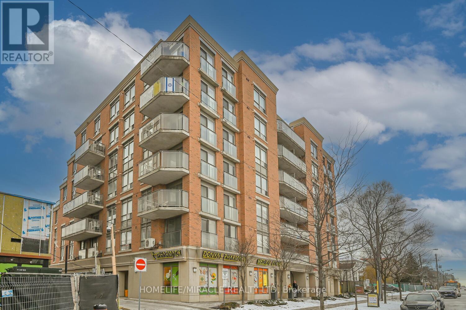 608 - 801 Sheppard Avenue W, Toronto, ON - Outdoor With Balcony With Facade