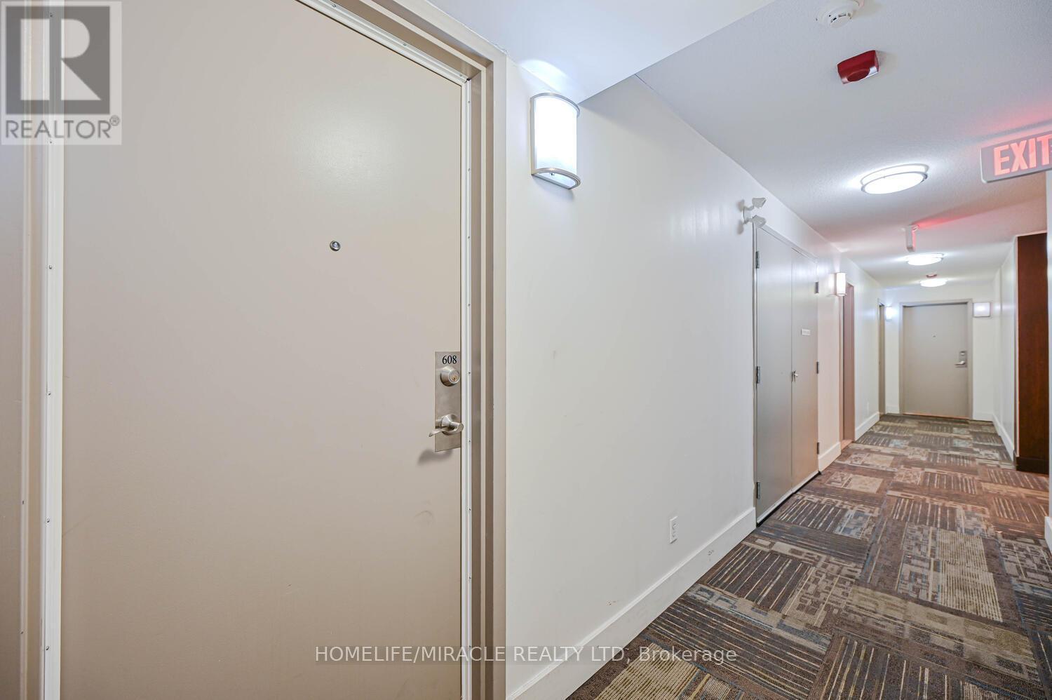608 - 801 Sheppard Avenue W, Toronto, ON - Indoor Photo Showing Other Room
