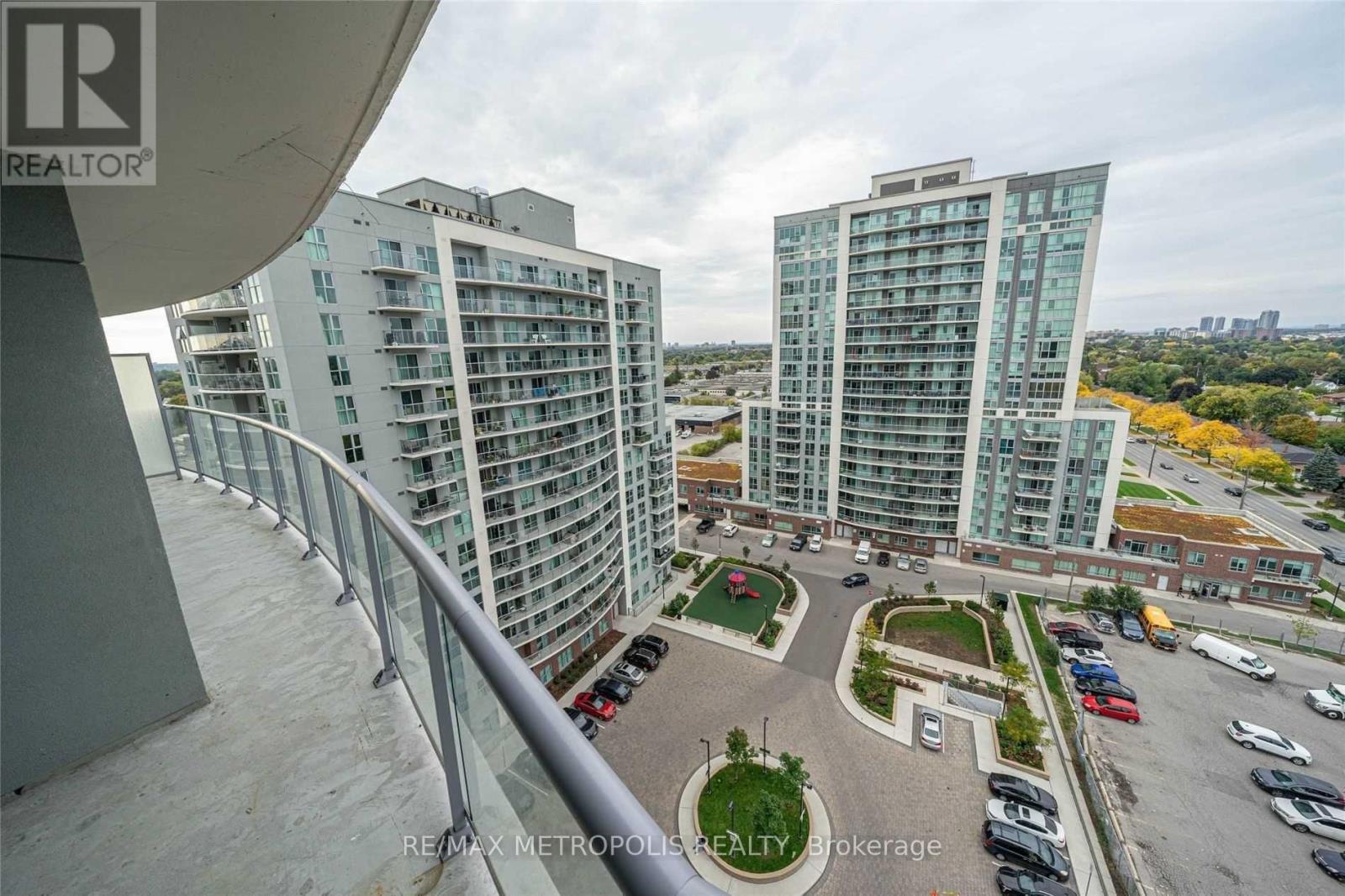 1601 - 2152 Lawrence Avenue E, Toronto, ON - Outdoor