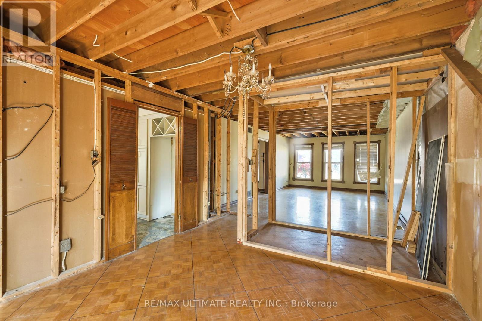 1010 Ritson Road N, Oshawa, ON - Indoor Photo Showing Other Room