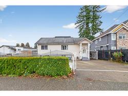 7576 140 STREET Surrey, BC V3W 5J8