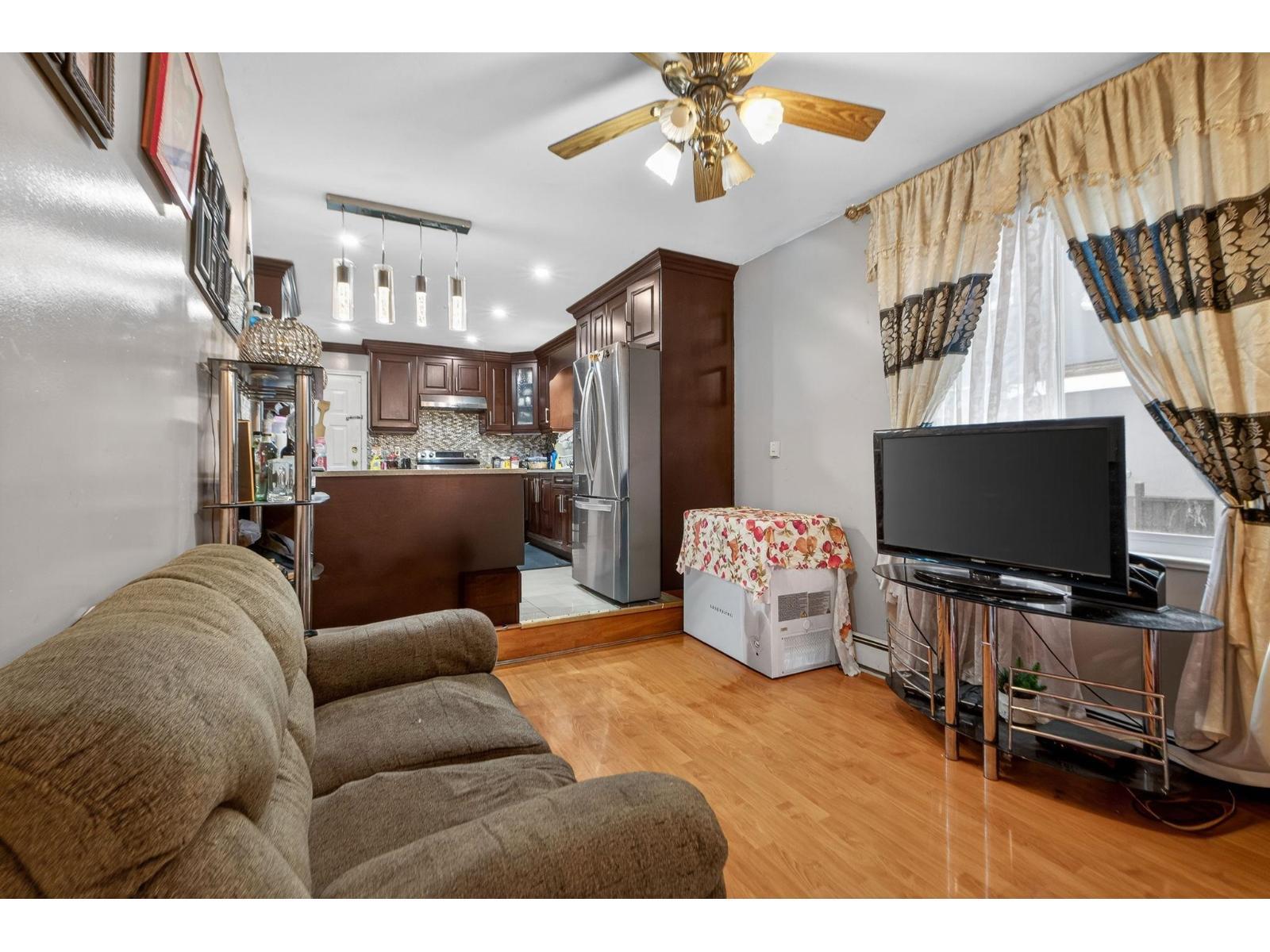 7576 140 Street, Surrey, BC - Indoor