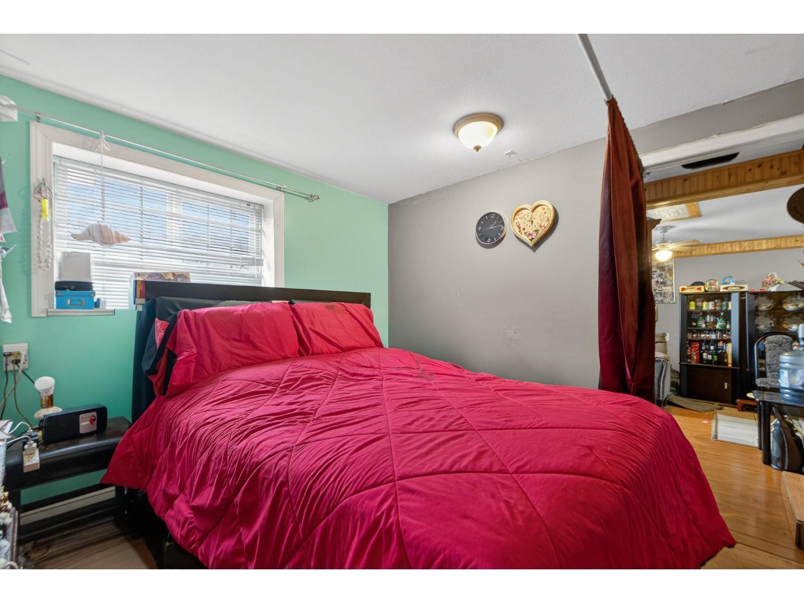 7576 140 Street, Surrey, BC - Indoor Photo Showing Bedroom