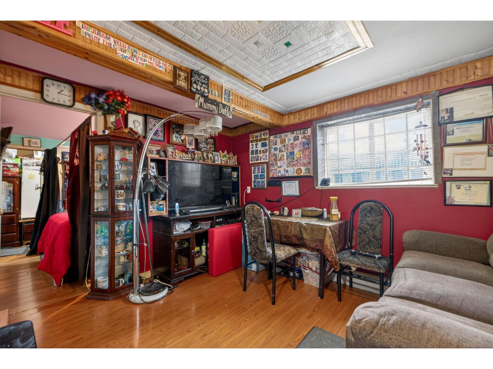 7576 140 Street, Surrey, BC - Indoor Photo Showing Other Room