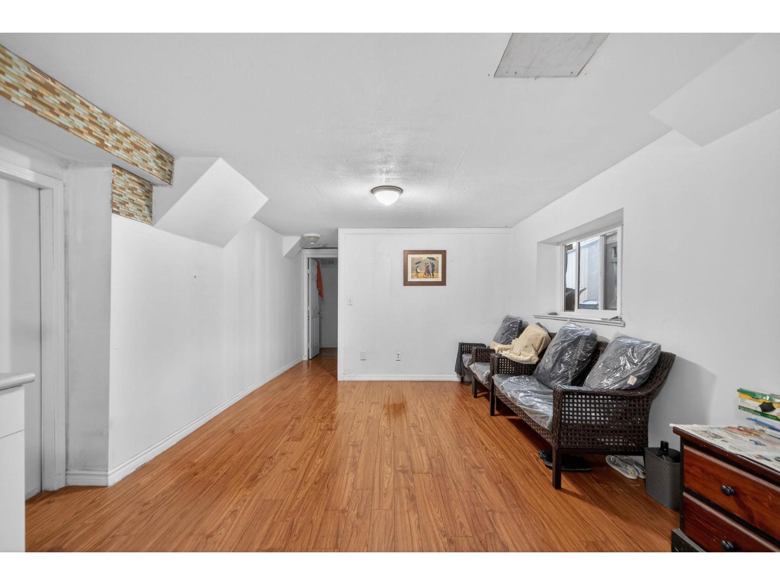 7576 140 Street, Surrey, BC - Indoor