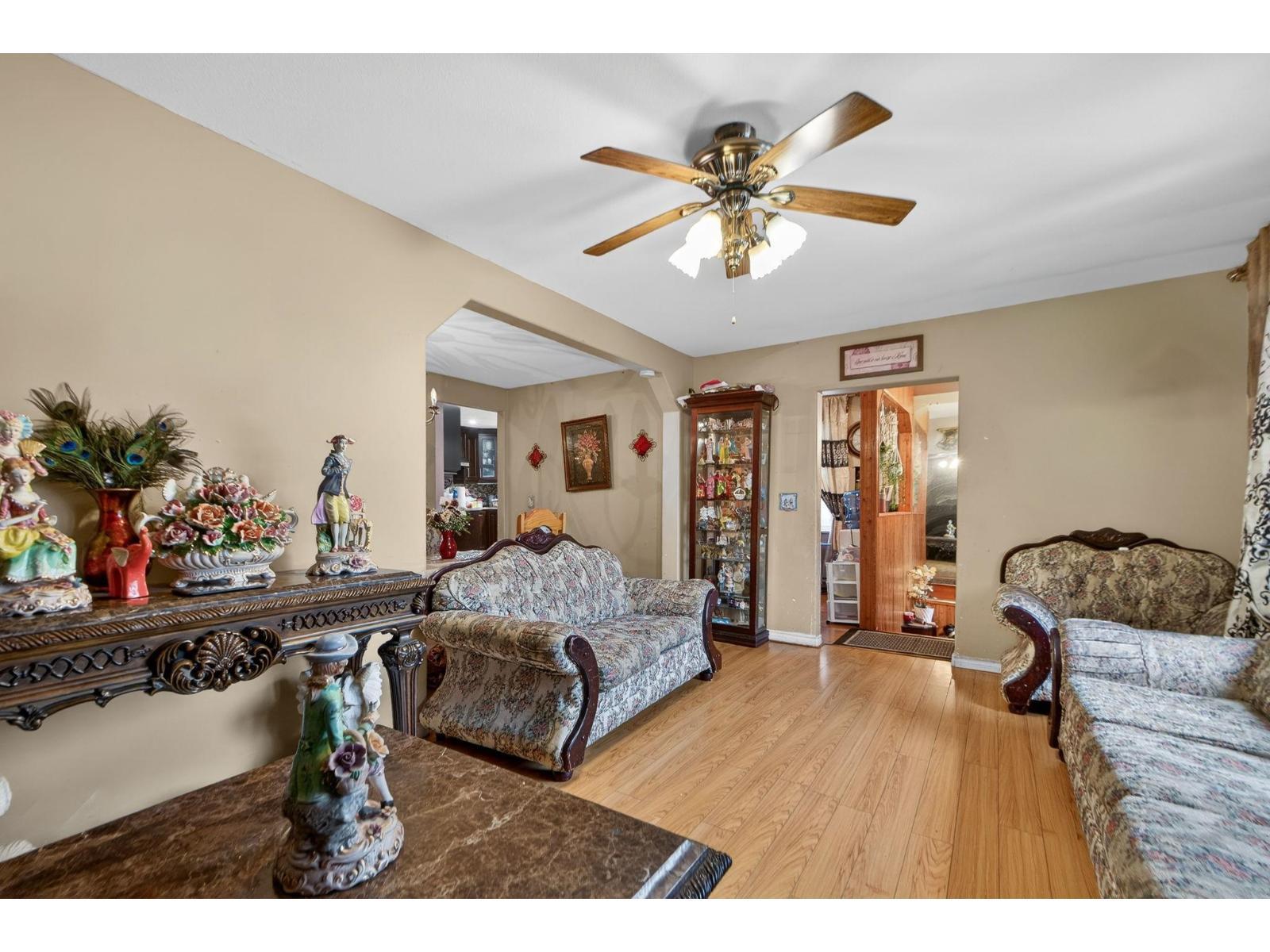 7576 140 Street, Surrey, BC - Indoor