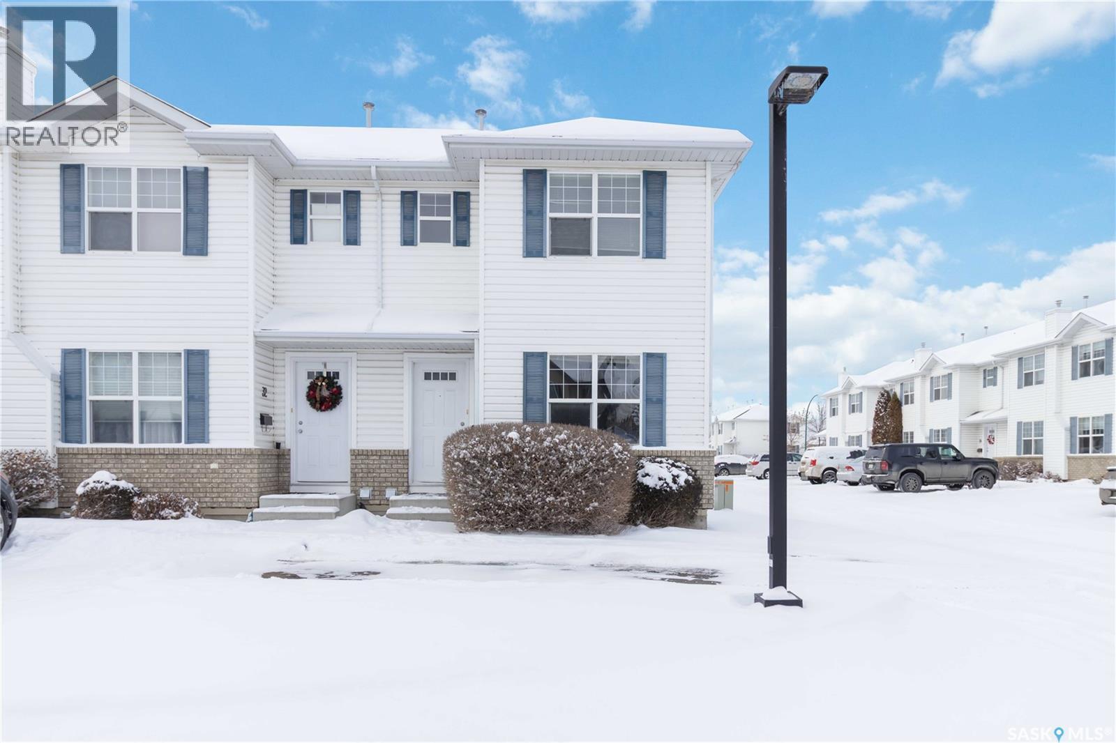 33 102 Pawlychenko Lane, Saskatoon, SK - Outdoor With Facade