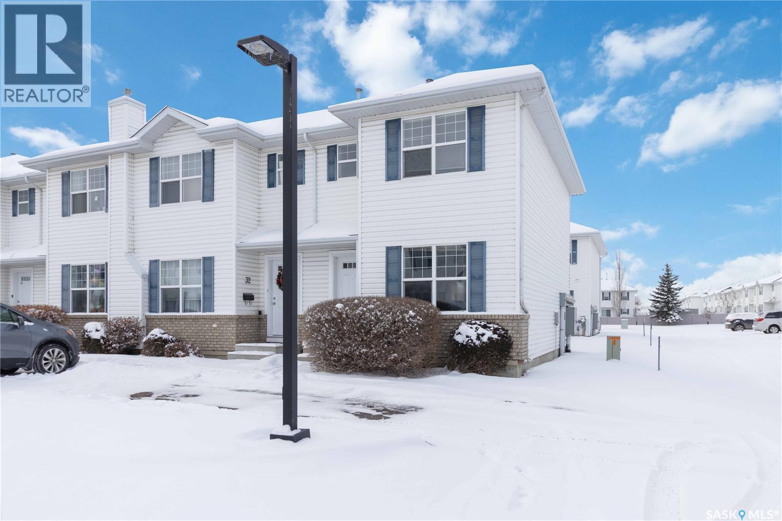 33 102 Pawlychenko Lane, Saskatoon, SK - Outdoor