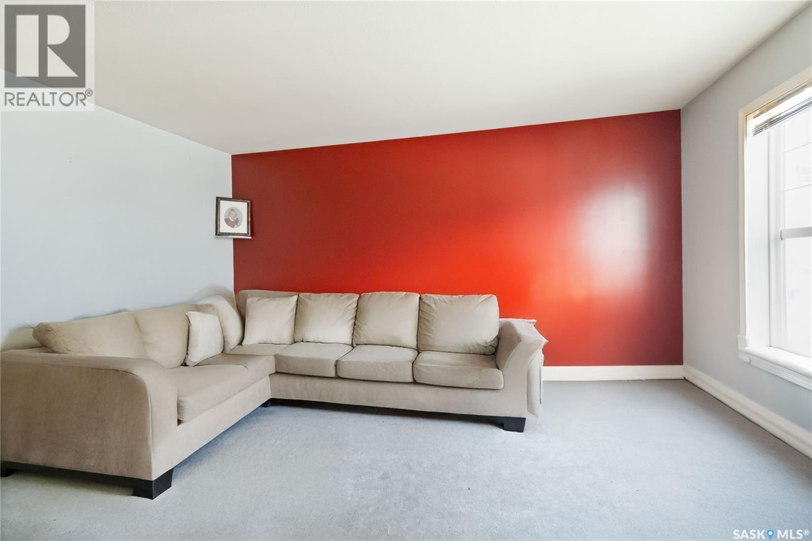 33 102 Pawlychenko Lane, Saskatoon, SK - Indoor Photo Showing Living Room