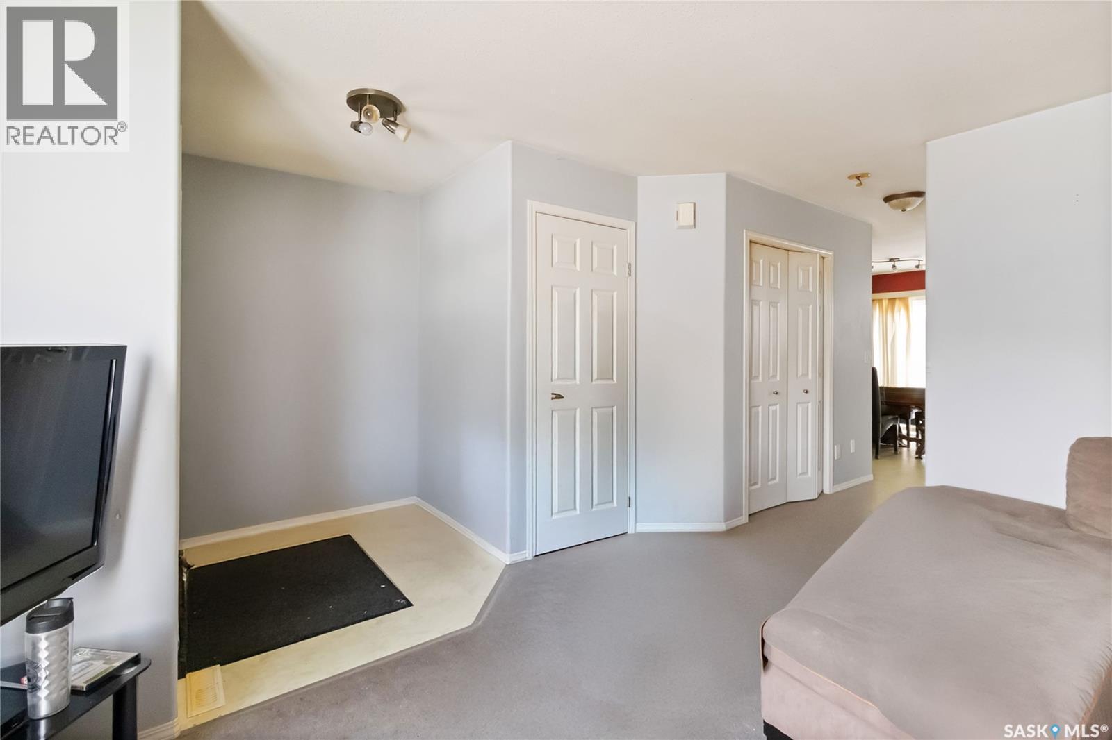 33 102 Pawlychenko Lane, Saskatoon, SK - Indoor Photo Showing Bedroom