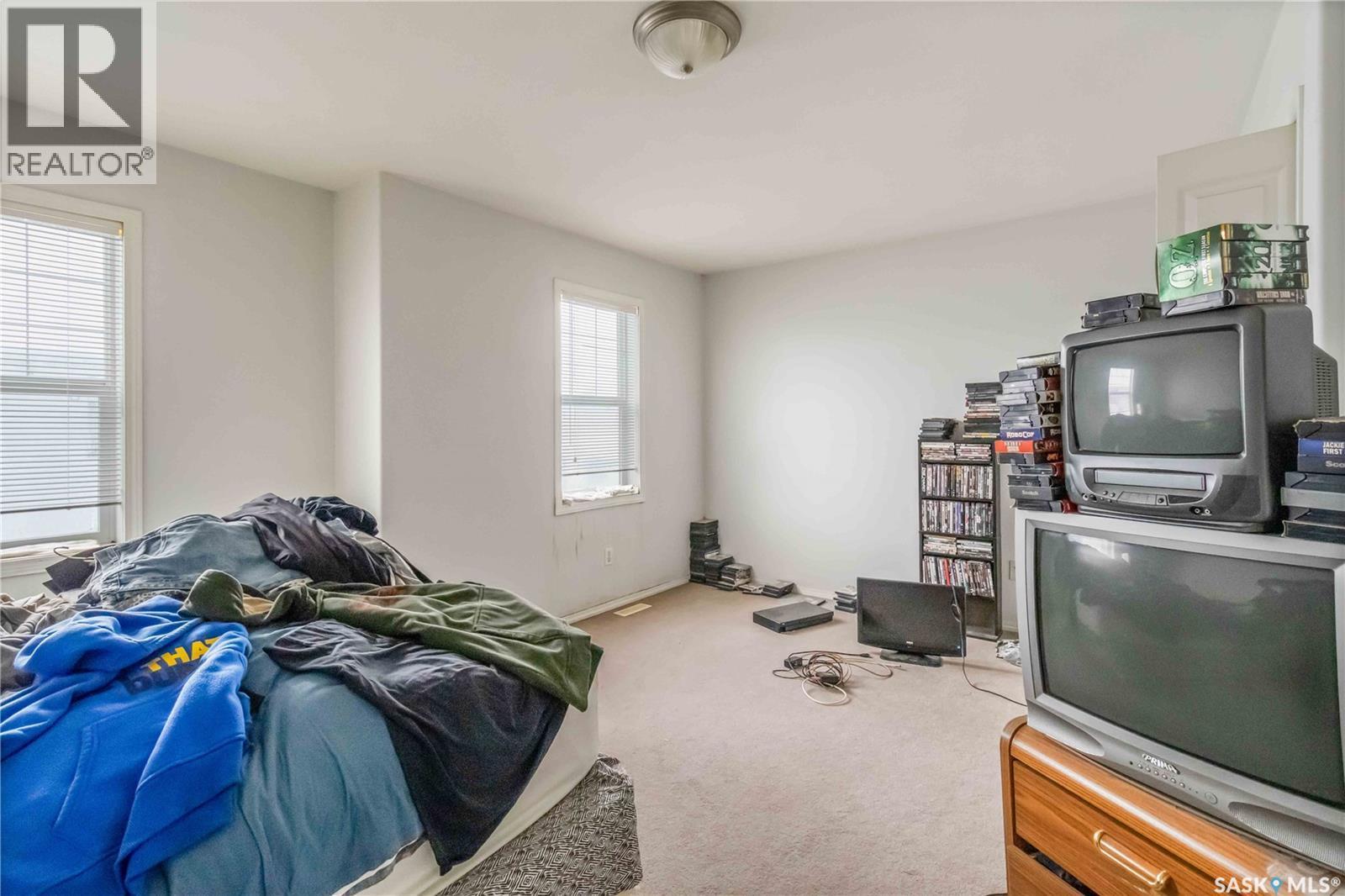 33 102 Pawlychenko Lane, Saskatoon, SK - Indoor Photo Showing Bedroom