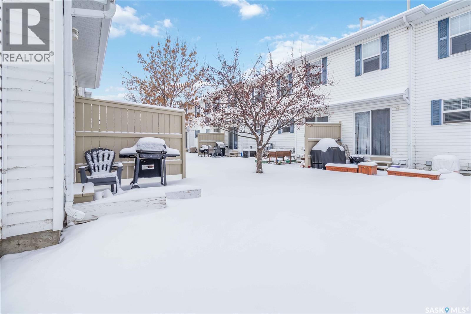 33 102 Pawlychenko Lane, Saskatoon, SK - Outdoor