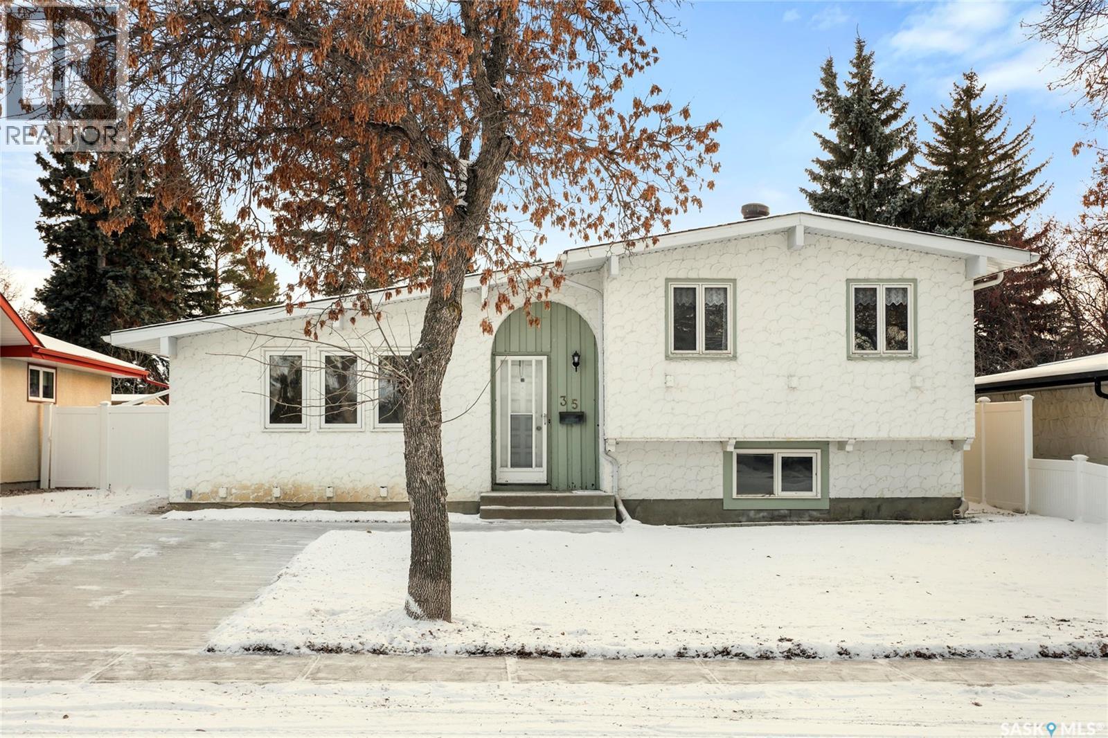 35 Wilkie Road, Regina, SK - Outdoor