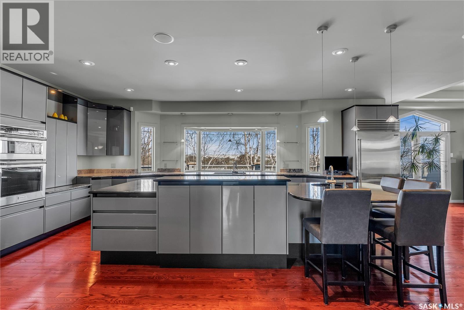 48 Cathedral Bluffs Road, Corman Park Rm No. 344, SK - Indoor Photo Showing Kitchen With Upgraded Kitchen