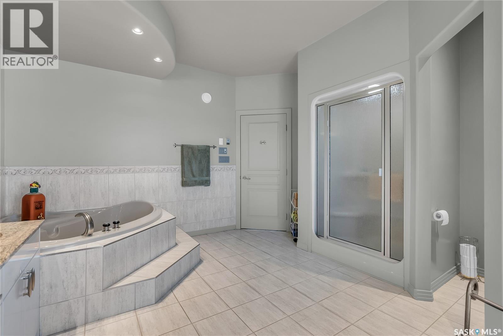 48 Cathedral Bluffs Road, Corman Park Rm No. 344, SK - Indoor Photo Showing Bathroom