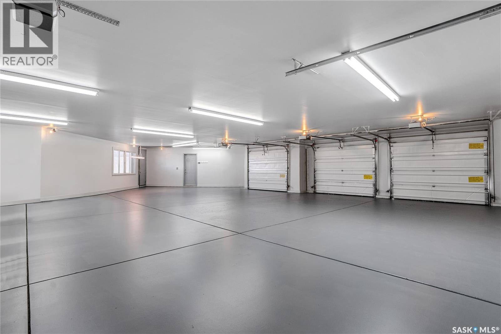 48 Cathedral Bluffs Road, Corman Park Rm No. 344, SK - Indoor Photo Showing Garage