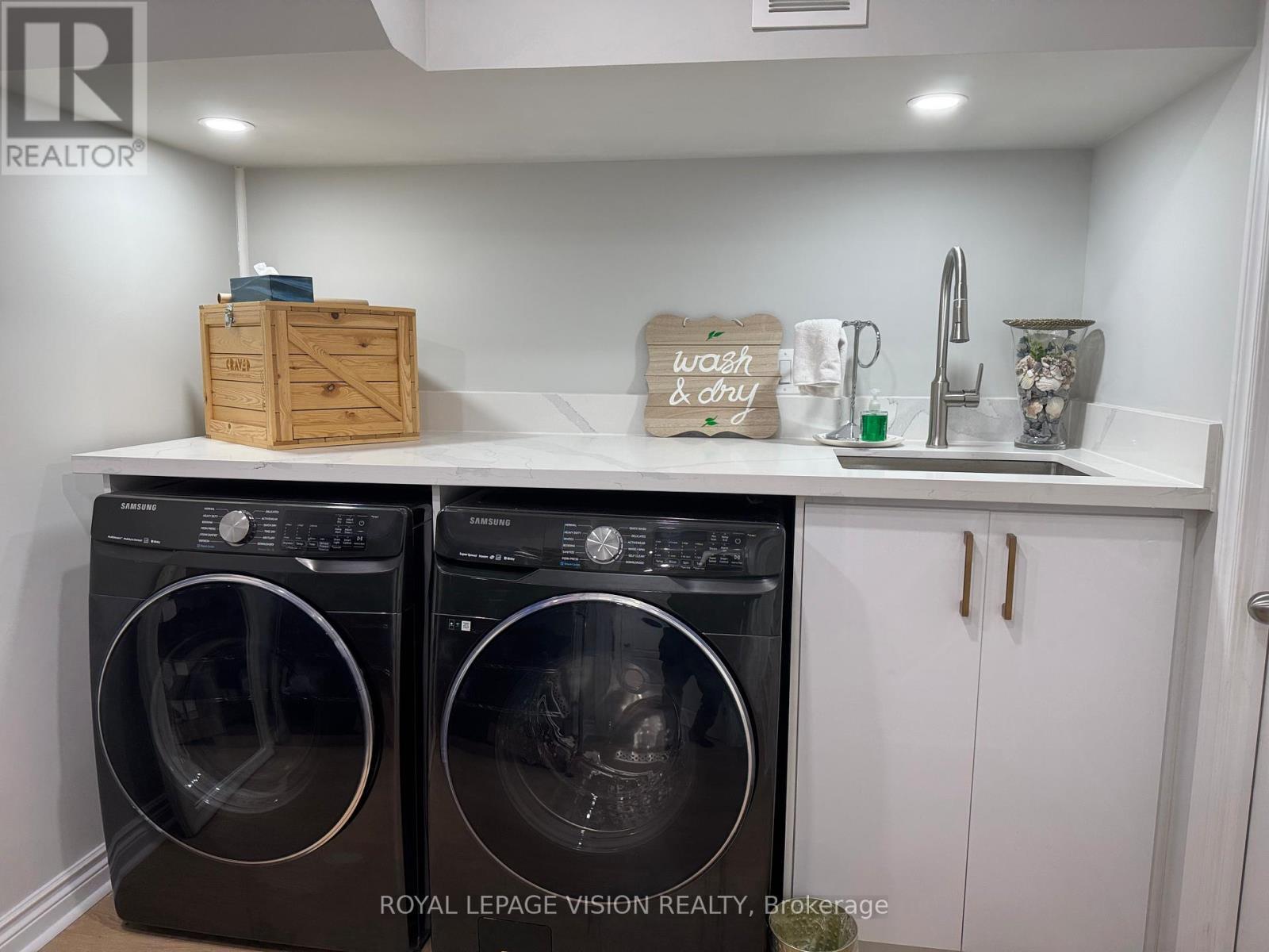 Basement - 108 Pentland Crescent, Vaughan, ON - Indoor Photo Showing Laundry Room