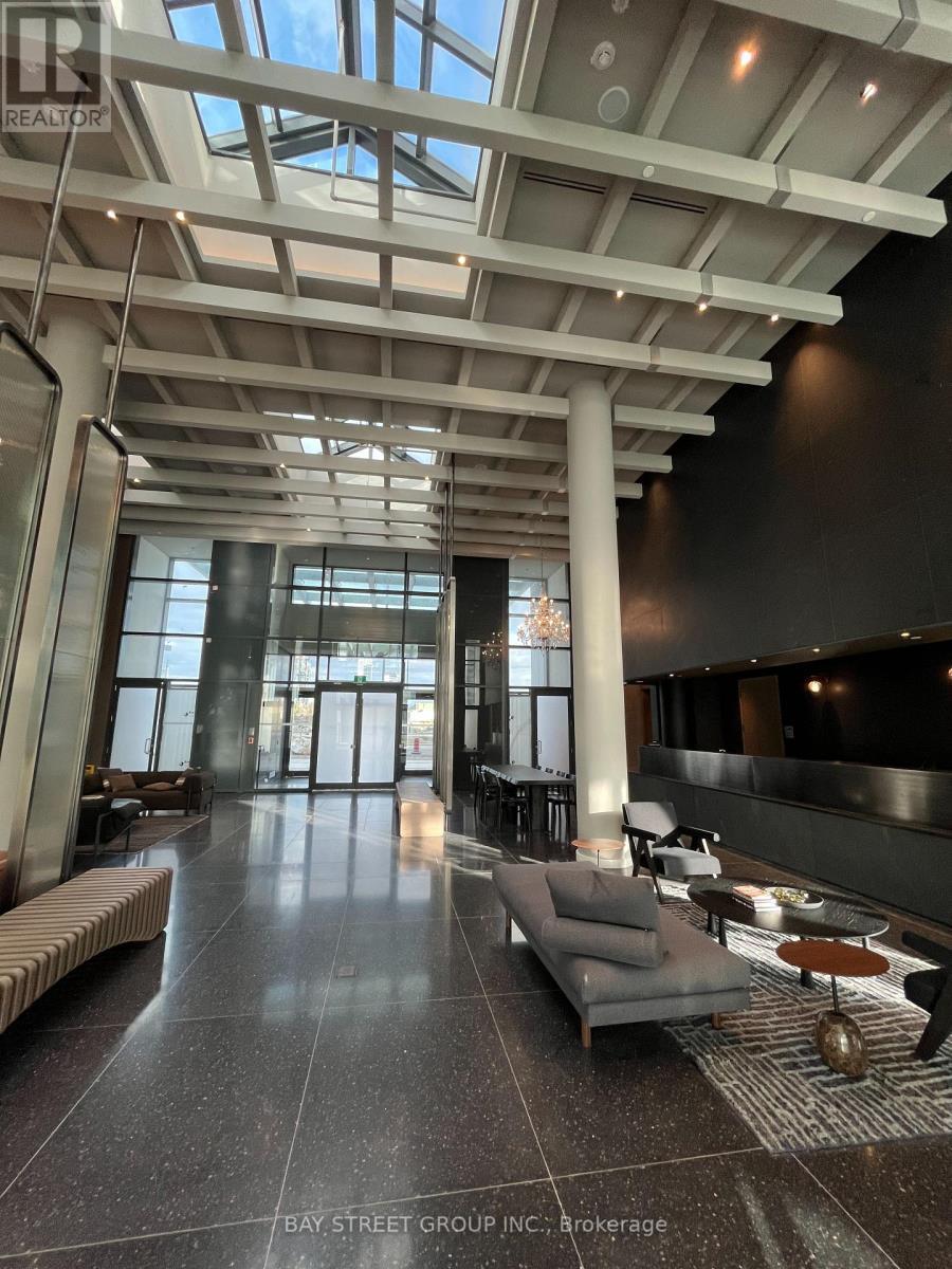 2211 - 8 Interchange Way, Vaughan, ON - Indoor