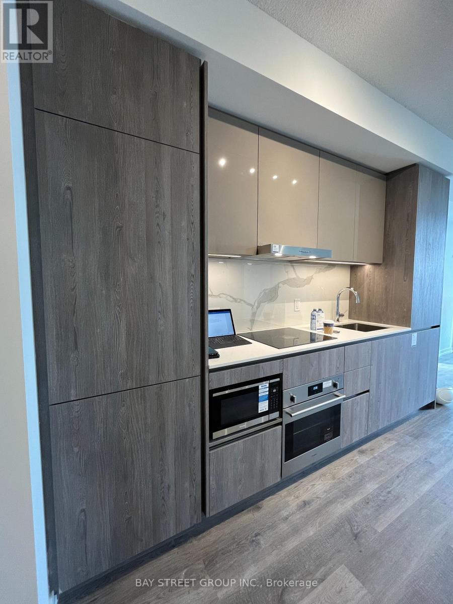 2211 - 8 Interchange Way, Vaughan, ON - Indoor Photo Showing Kitchen