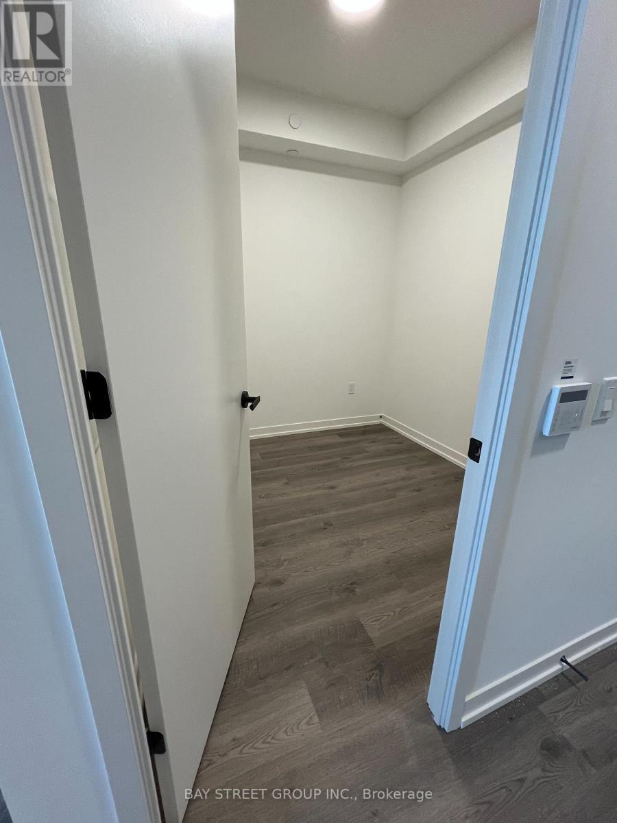 2211 - 8 Interchange Way, Vaughan, ON - Indoor Photo Showing Other Room