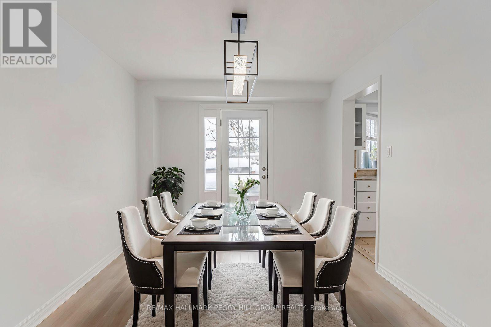 62 O'Shaughnessy Crescent, Barrie, ON - Indoor Photo Showing Dining Room