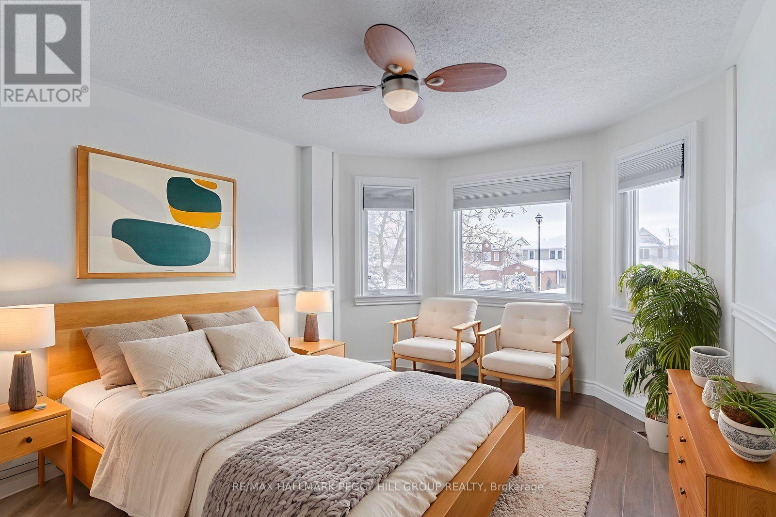 62 O'Shaughnessy Crescent, Barrie, ON - Indoor Photo Showing Bedroom