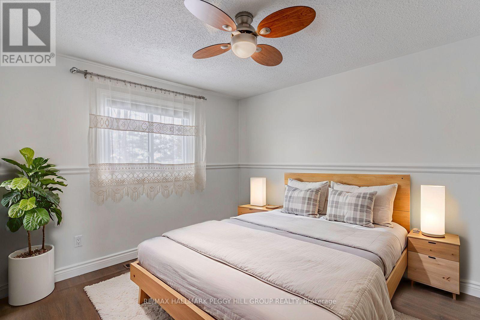 62 O'Shaughnessy Crescent, Barrie, ON - Indoor Photo Showing Bedroom