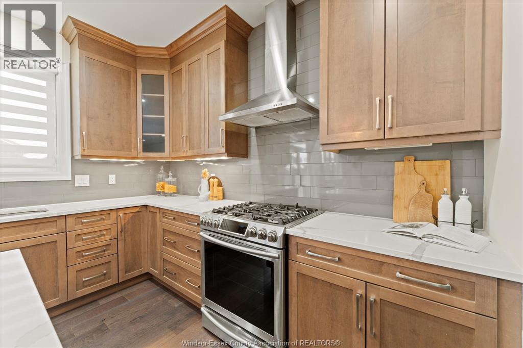 277 Carole Court, Lakeshore, ON - Indoor Photo Showing Kitchen