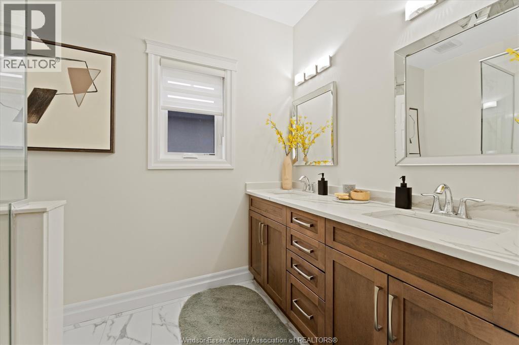 277 Carole Court, Lakeshore, ON - Indoor Photo Showing Bathroom