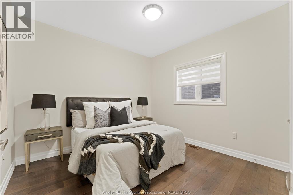 277 Carole Court, Lakeshore, ON - Indoor Photo Showing Bedroom