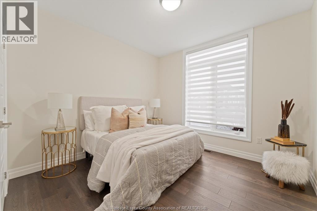 277 Carole Court, Lakeshore, ON - Indoor Photo Showing Bedroom
