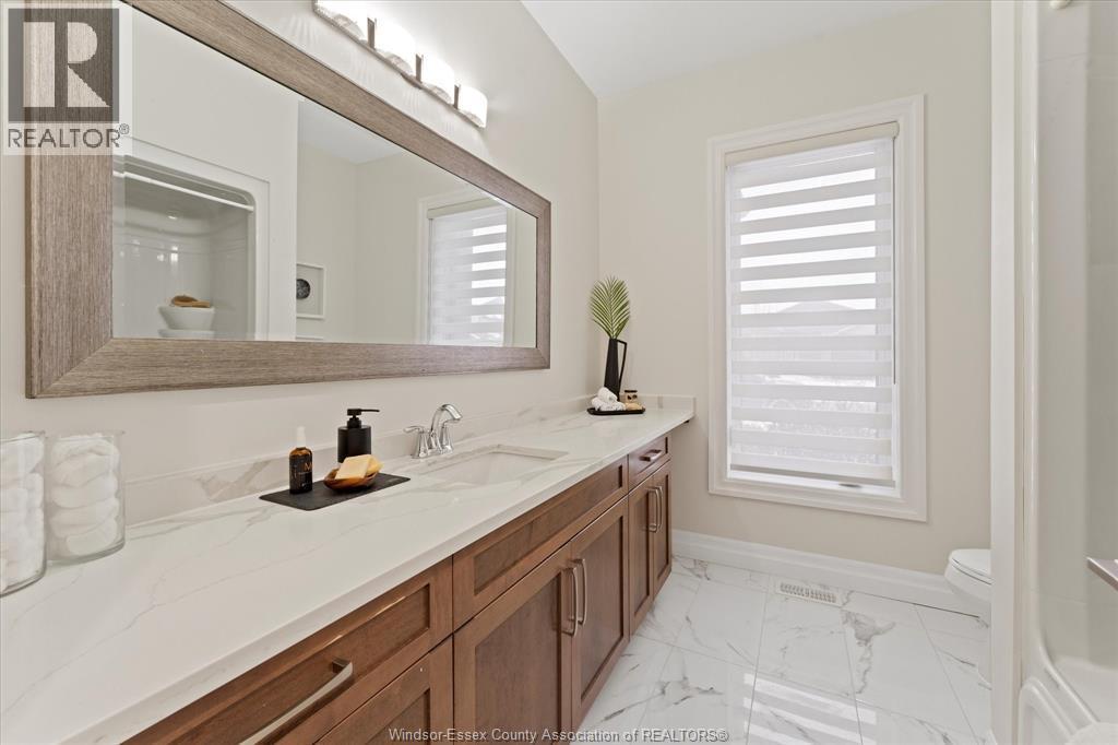 277 Carole Court, Lakeshore, ON - Indoor Photo Showing Bathroom