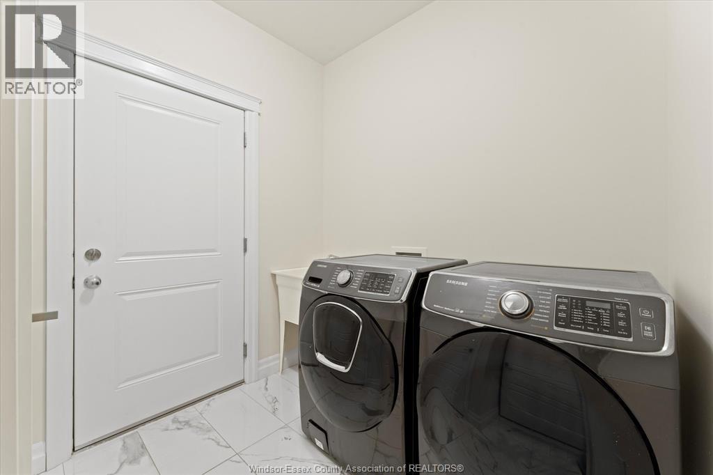 277 Carole Court, Lakeshore, ON - Indoor Photo Showing Laundry Room