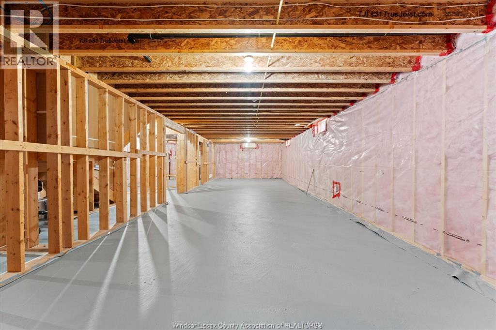 277 Carole Court, Lakeshore, ON - Indoor Photo Showing Other Room