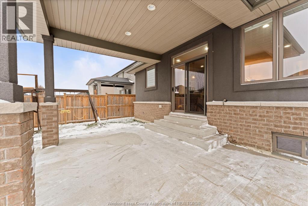 277 Carole Court, Lakeshore, ON - Outdoor With Exterior