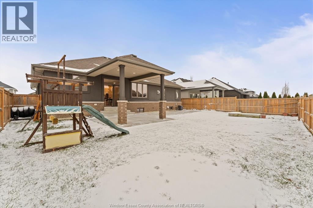 277 Carole Court, Lakeshore, ON - Outdoor